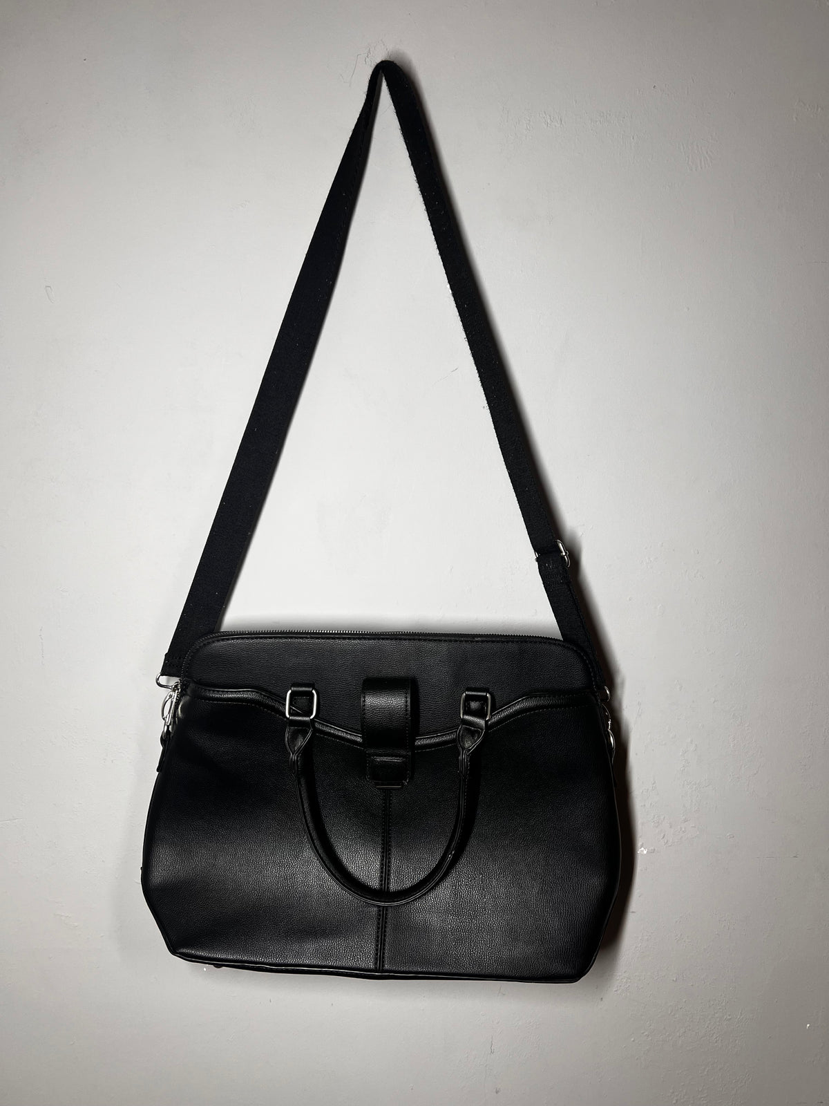Primark Black Shoulder Bag | Large Handbag |Zip Fastening Everyday