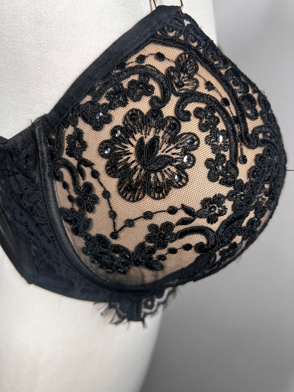Ann Summers Black & Beige Bra 36DD | Elegant Lace Detail Lingerie