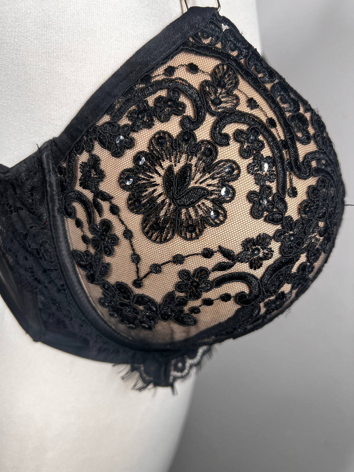 Ann Summers Black & Beige Bra 36DD | Elegant Lace Detail Lingerie