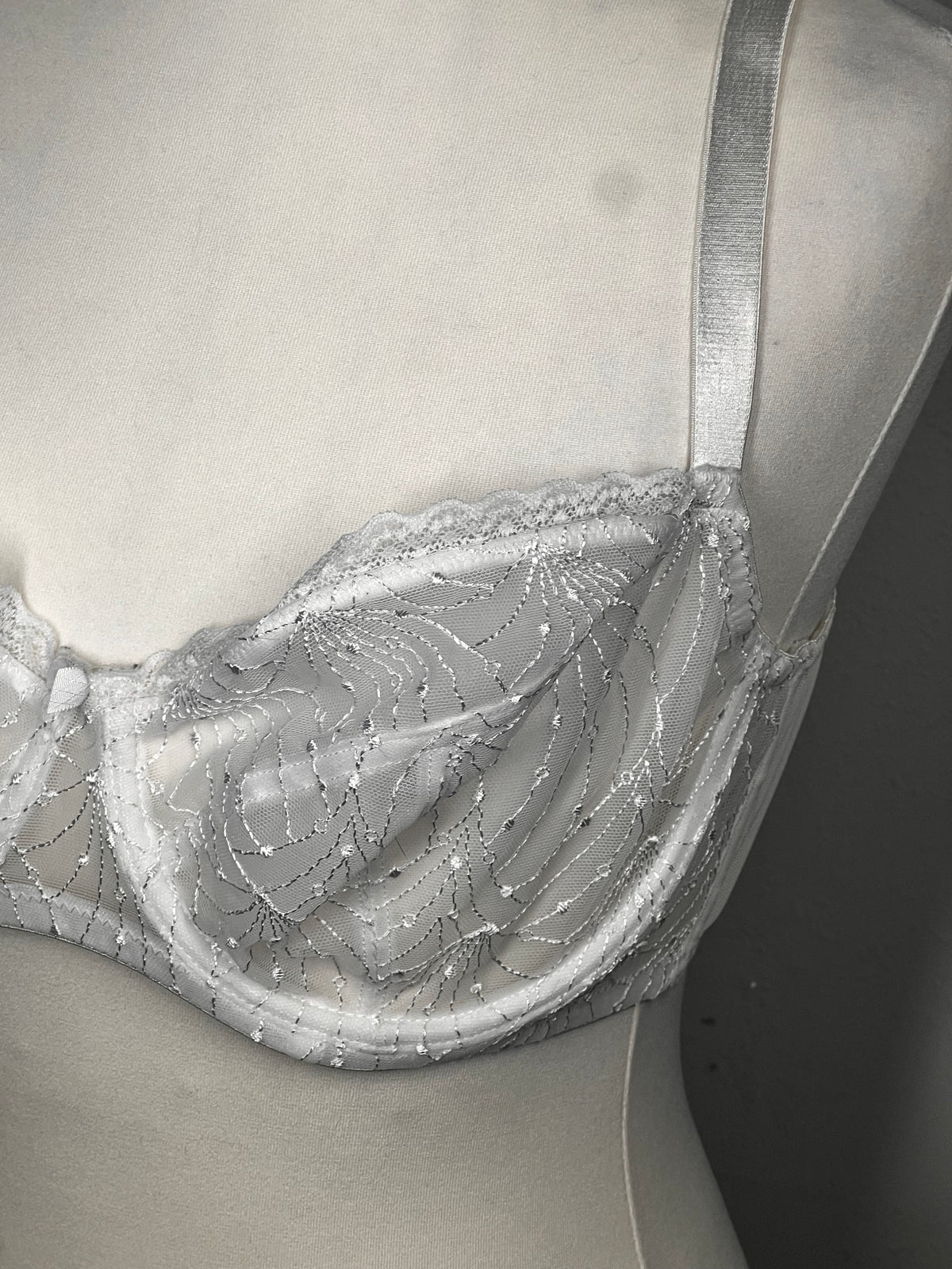 F&F white bra | 36D |sheer detail pre-loved |see-through
