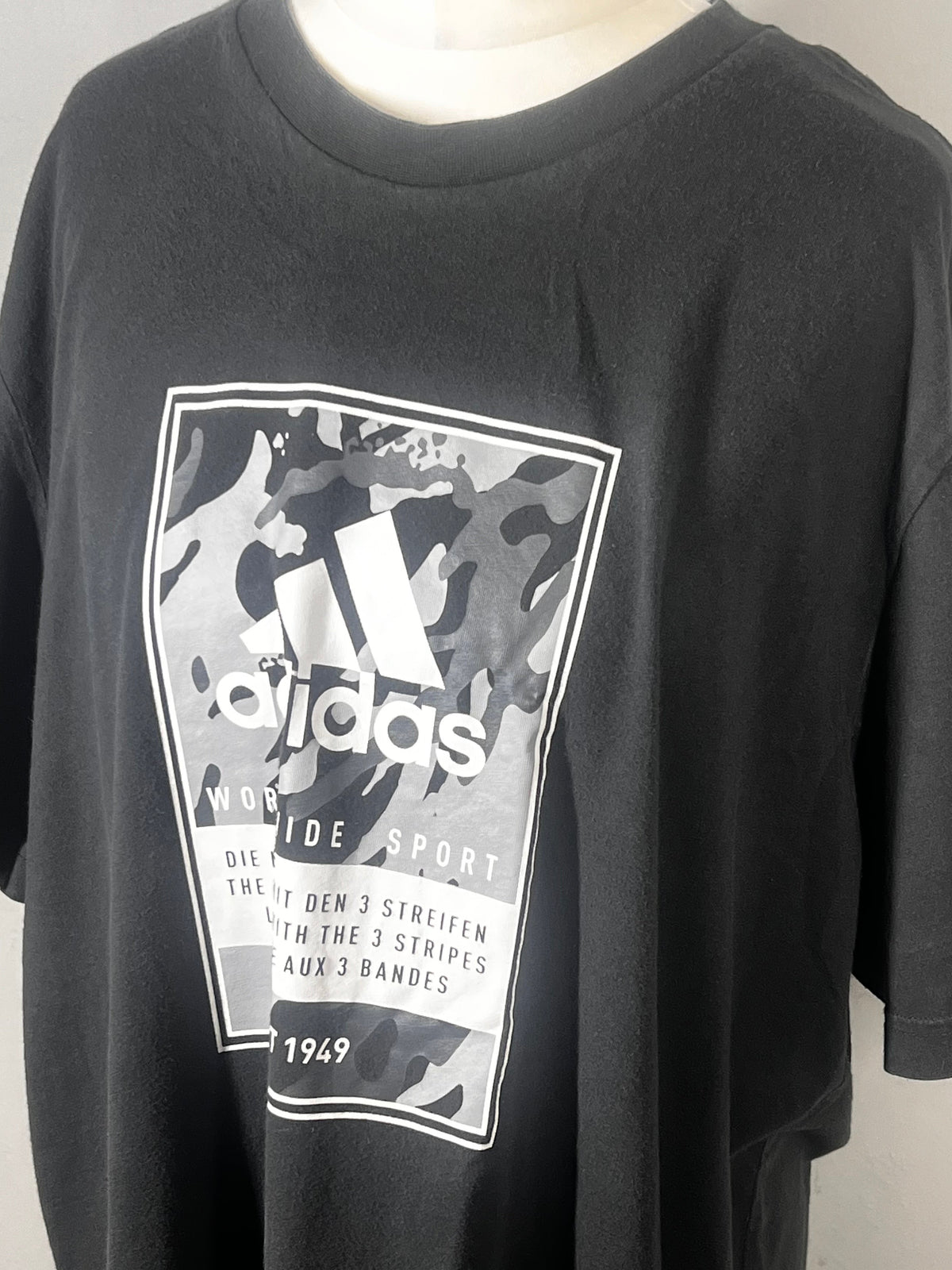 Adidas Black Logo T-Shirt | Casual Sportswear Tee | Size XL