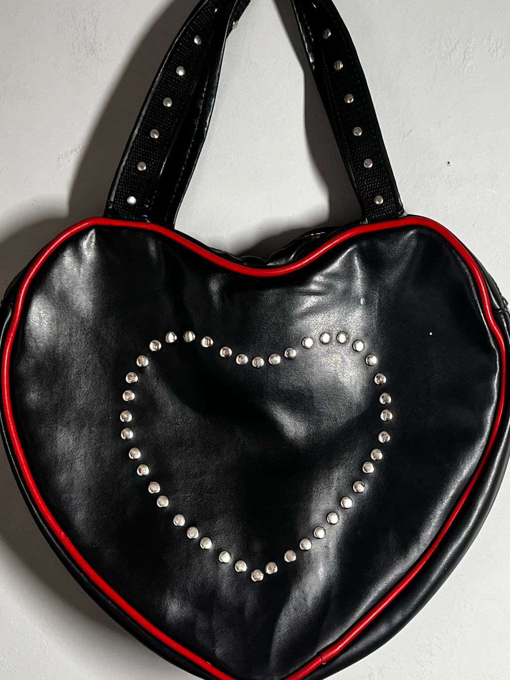 Love heart shaped studded |handbag