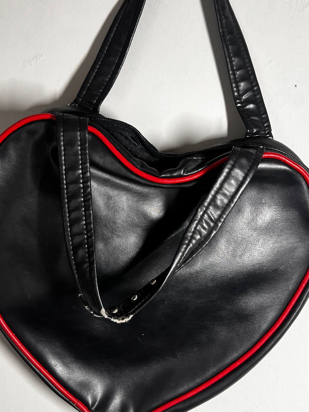 Love heart shaped studded |handbag