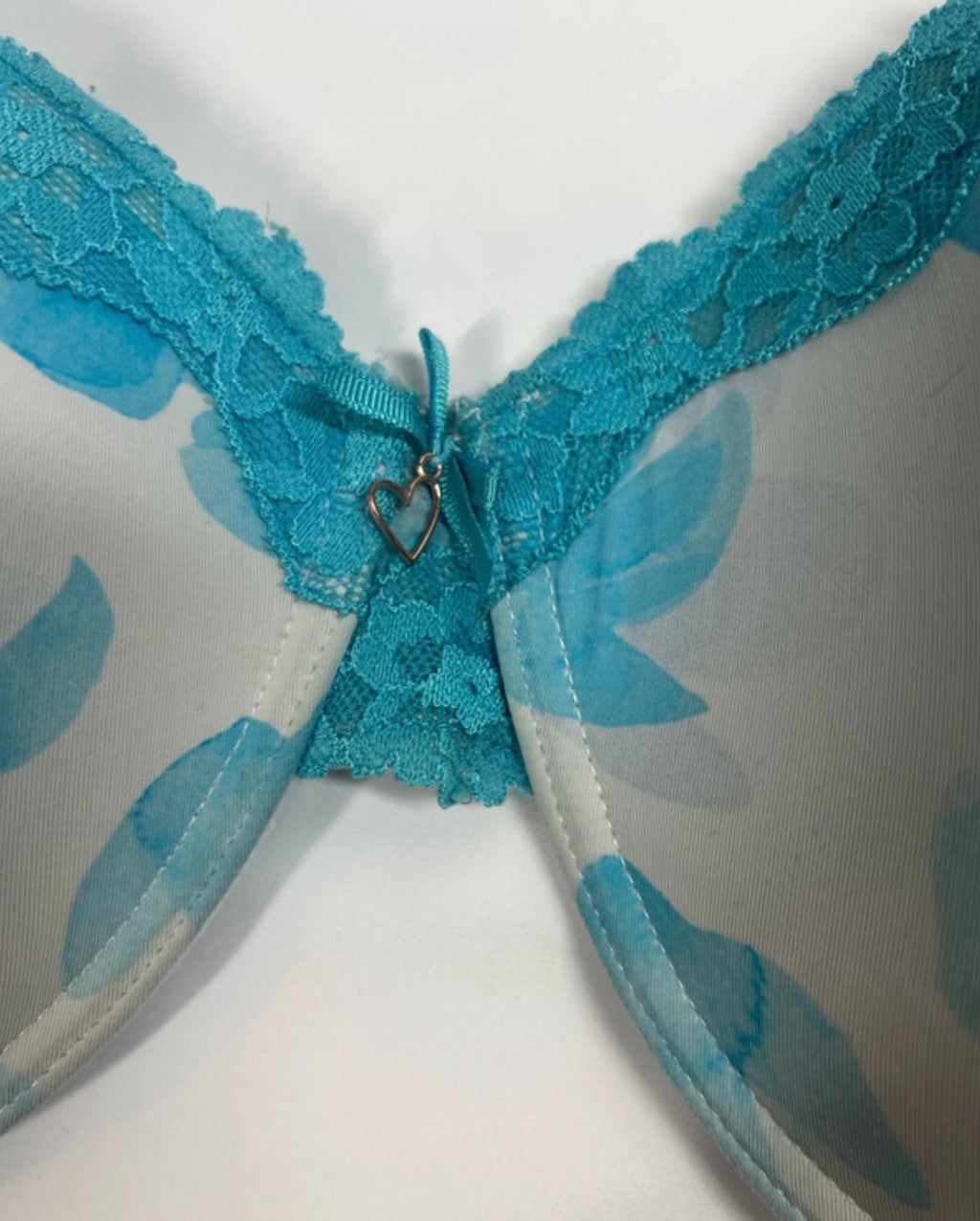 Peacocks White & Blue Floral Bra |40DD | Blue Lace Trim Full Cup
