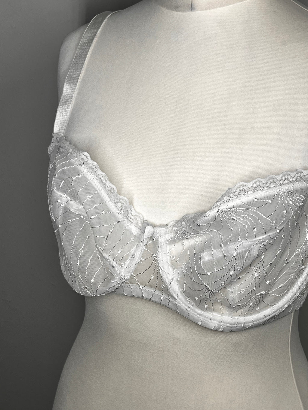 F&F white bra | 36D |sheer detail pre-loved |see-through