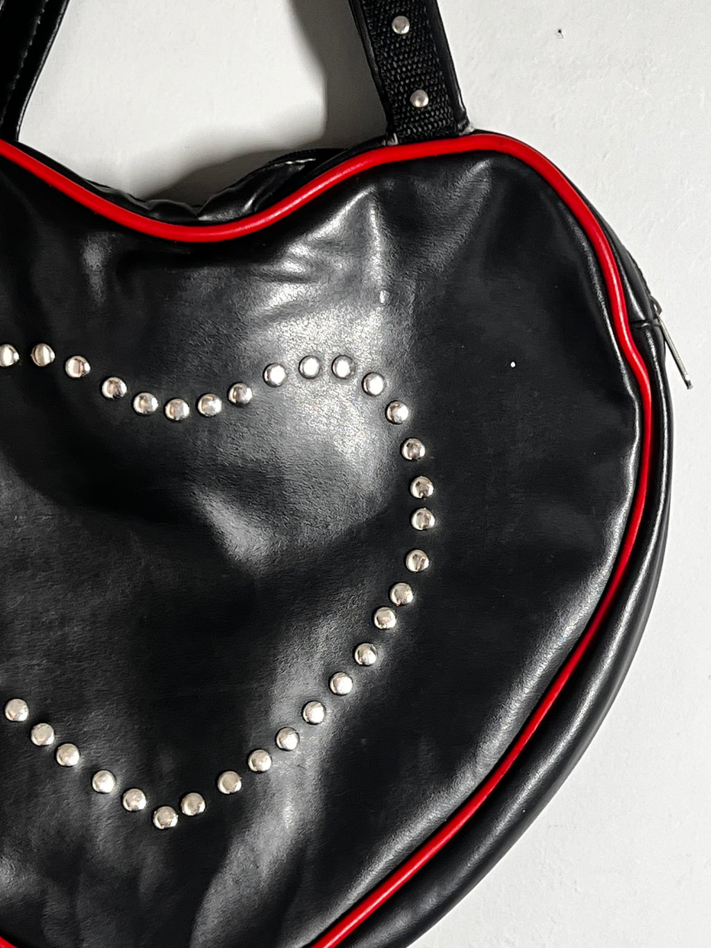Love heart shaped studded |handbag